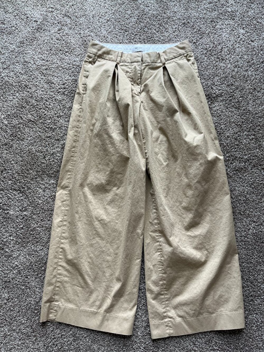 Aritzia Middlebury Chino Khaki Low Rise Super Wide Leg Pleat Pockets Size 4